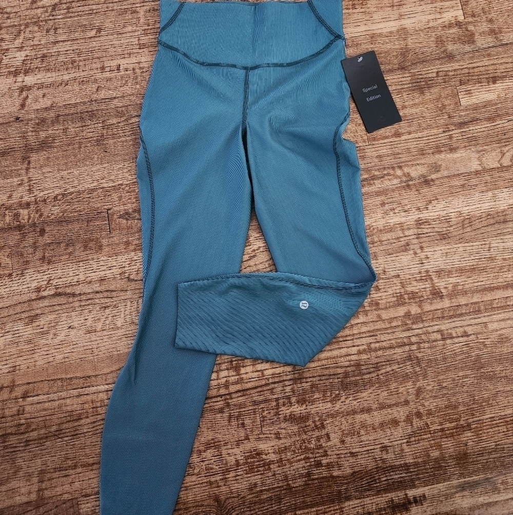Lululemon Base Pace Ribbed Tight - Picture 6 of 11